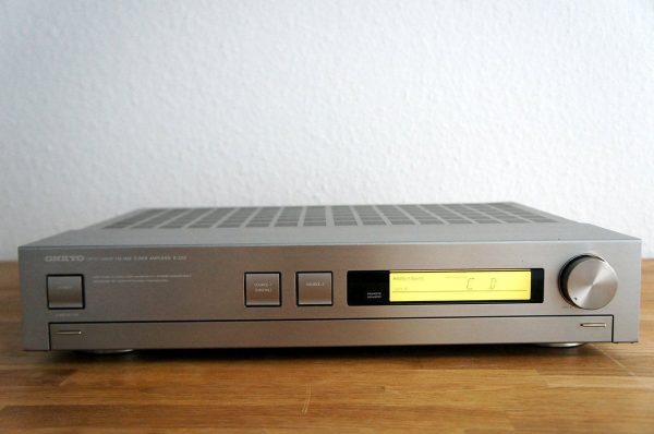 Onkyo R-200
