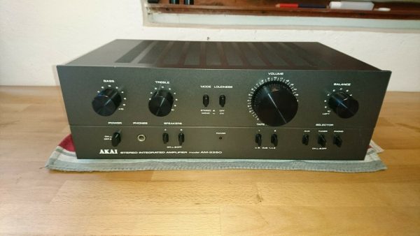 Akai AM-2250