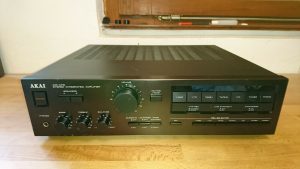 Akai AM-A70