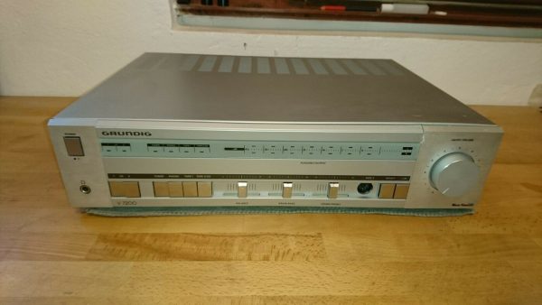 Grundig V-7200 silber