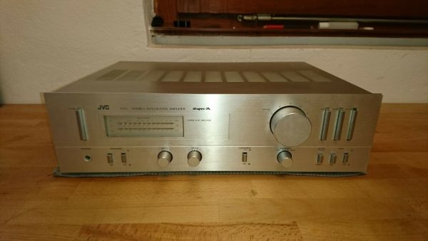 JVC A-X1
