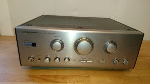 Onkyo A-8850 silber