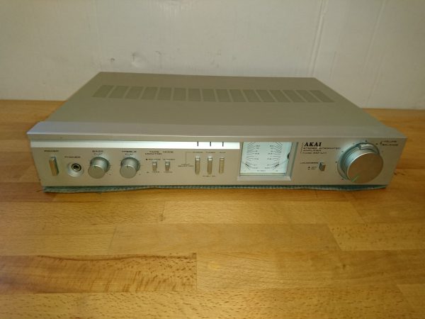 Akai AM-U11