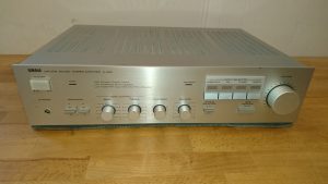 Yamaha A-420 silber