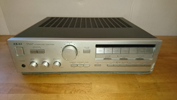 Akai AM-A70 silber