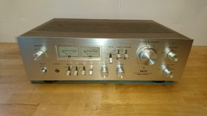 Akai AM-2600 silber