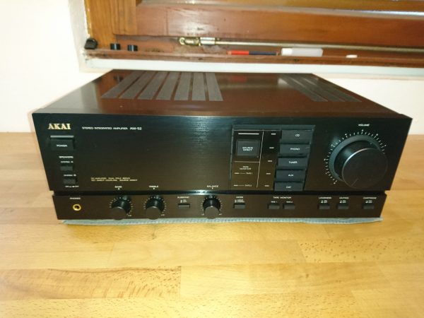 Akai AM-52