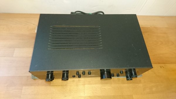 Akai AM-2200 – Bild 2