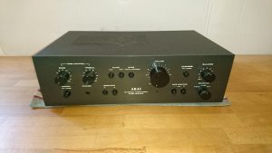 Akai AM-2200