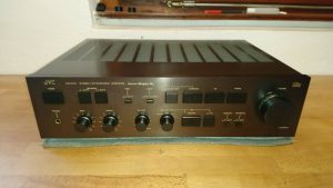 JVC AX-700