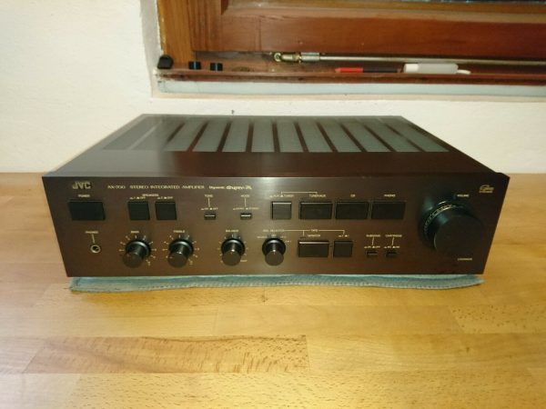 JVC AX-700