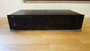 Yamaha AX-330