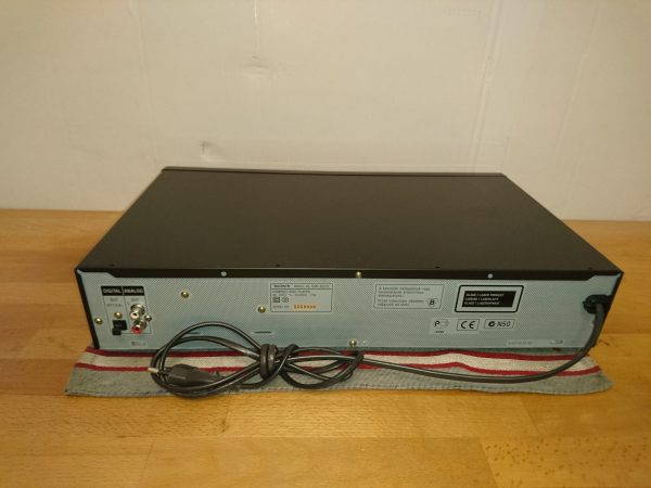 Sony CDP-XE270 – Bild 3