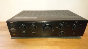 JVC AX-R562