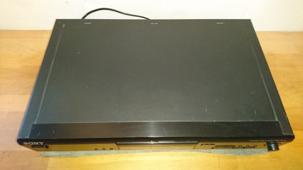 Sony CDP-XE220 – Bild 3