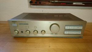 Onkyo A-8430 silber