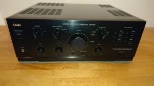 Akai AM-57 mit FB