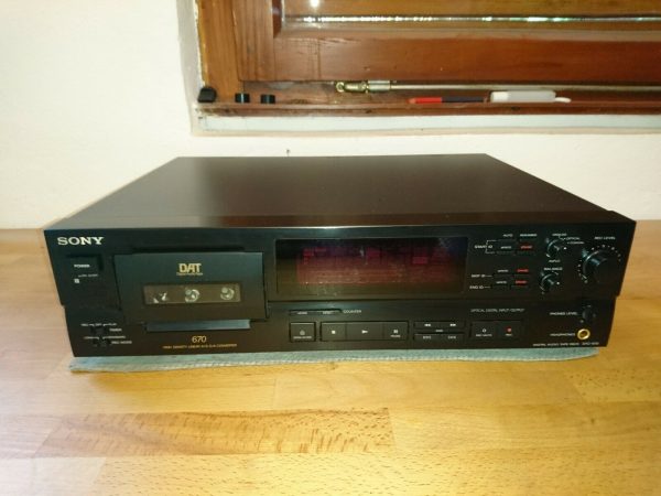 Sony DTC-670