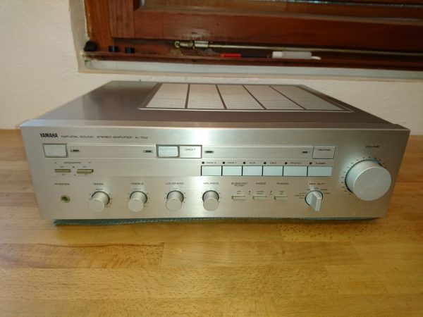 Yamaha A-700 silber