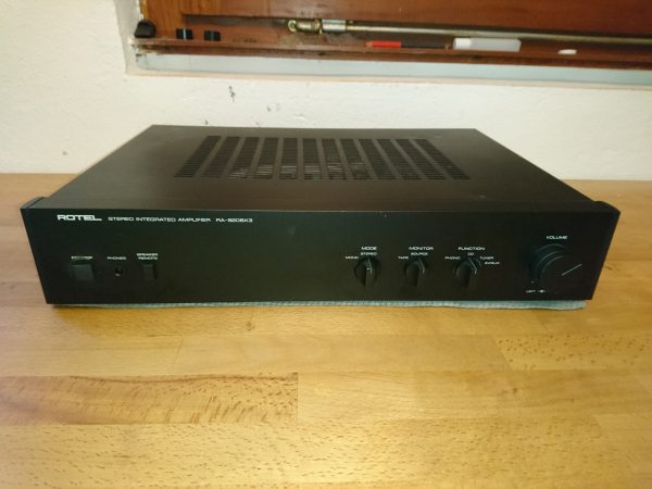 Rotel RA-820BX3