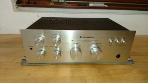Kenwood KA-1500 silber