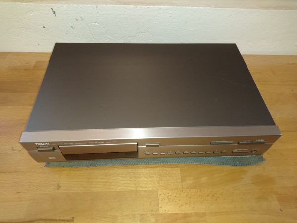 Yamaha CDX-490 – Bild 2