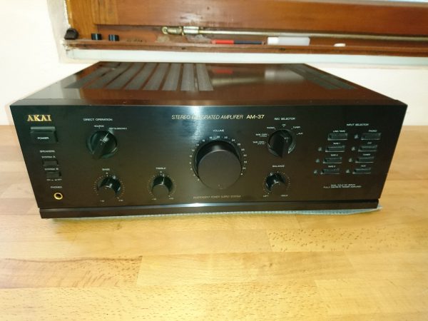 Akai AM-37