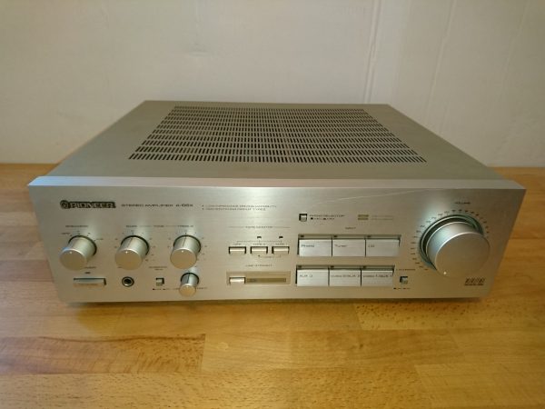 Pioneer A-66X silber