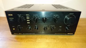 Akai AM-73