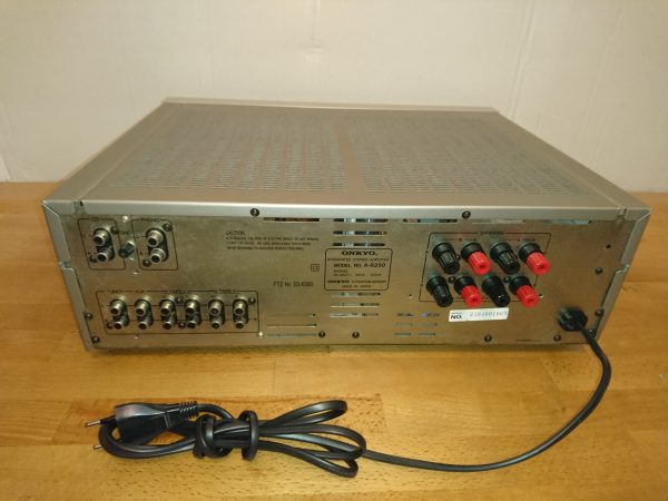Onkyo A-8250 silber – Bild 2