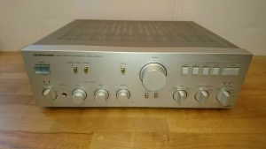 Onkyo A-8017 silber