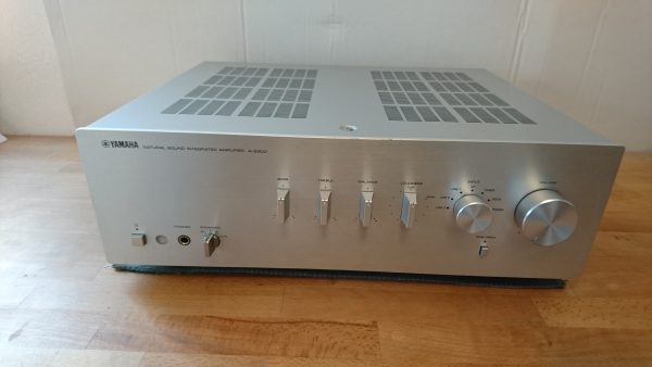 Yamaha A-S300 silber