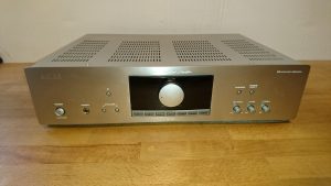 Akai AM-3000 silber