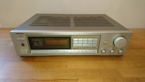 Onkyo TX-7600 silber