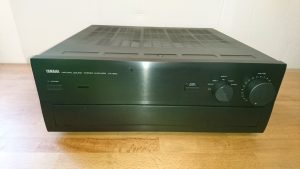 Yamaha AX-890