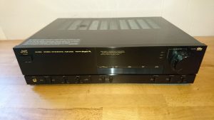 JVC AX-550