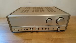 Marantz PM-52 mit Wangen