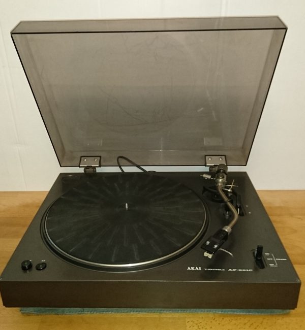 Akai AP-001C Grau