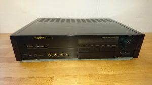 Grundig Fine Arts A-903 mit Holz