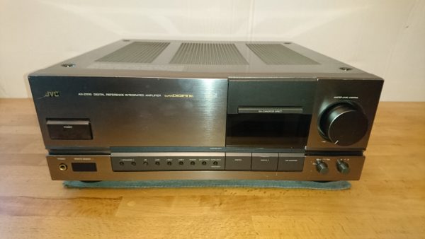 JVC AX-Z1010