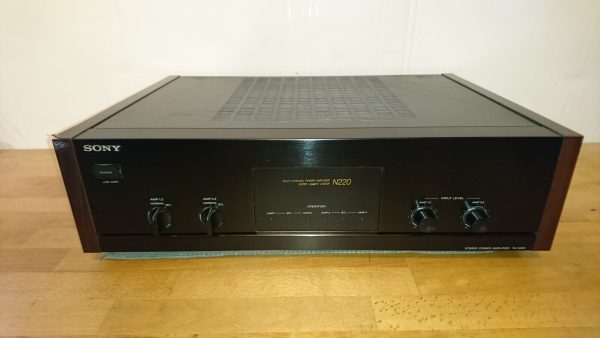 Sony TA-N220 mit Holz
