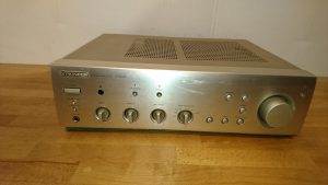 Pioneer A-502R silber
