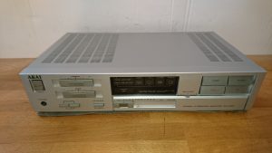 Akai AM-A201 silber