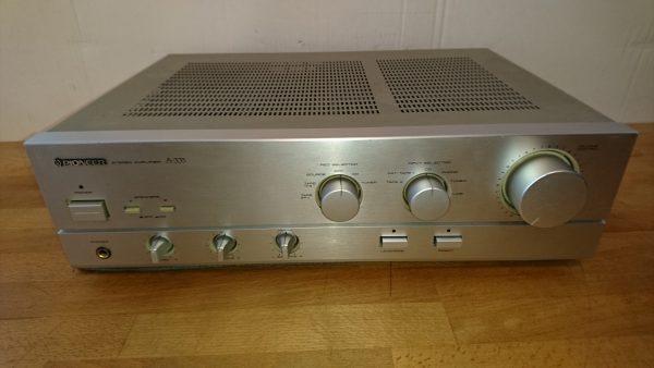 Pioneer A-335 silber