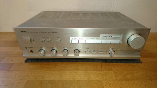 Yamaha AX-500 silber
