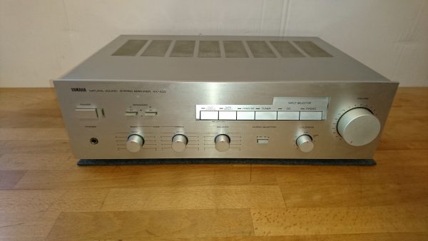 Yamaha AX-400 silber