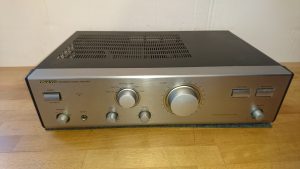 Onkyo A-8820 silber