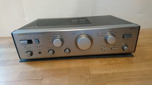 Onkyo A-8940 silber