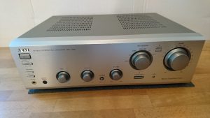 Akai AM-1100 silber