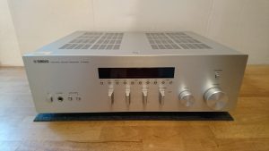 Yamaha R-S300 silber